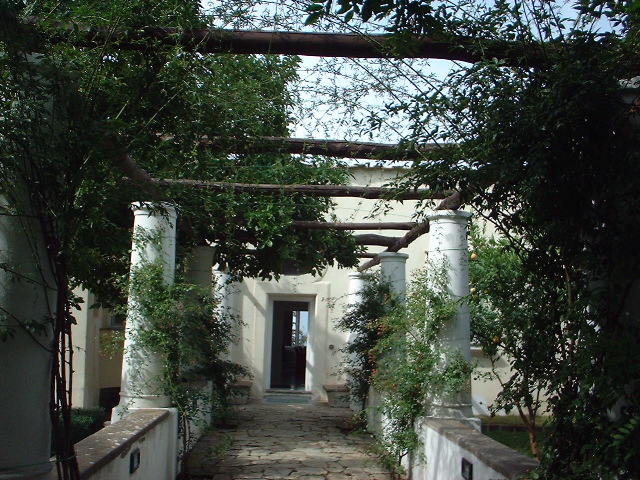 Villa Orlandi - from gate